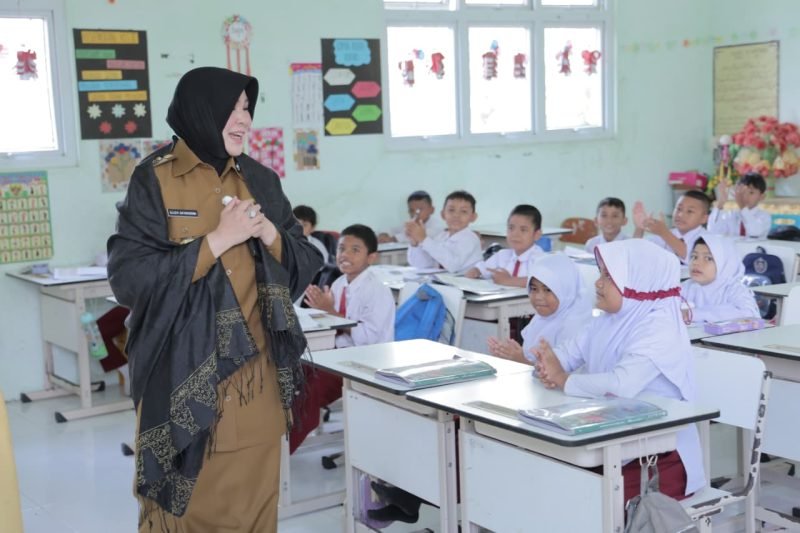 Dari Kelas hingga Toilet Sekolah, Illiza Pastikan Pendidikan Berjalan dengan Hati