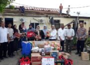 Dinsos Serahkan Bantuan Masa Panik untuk Korban Angin Kencang