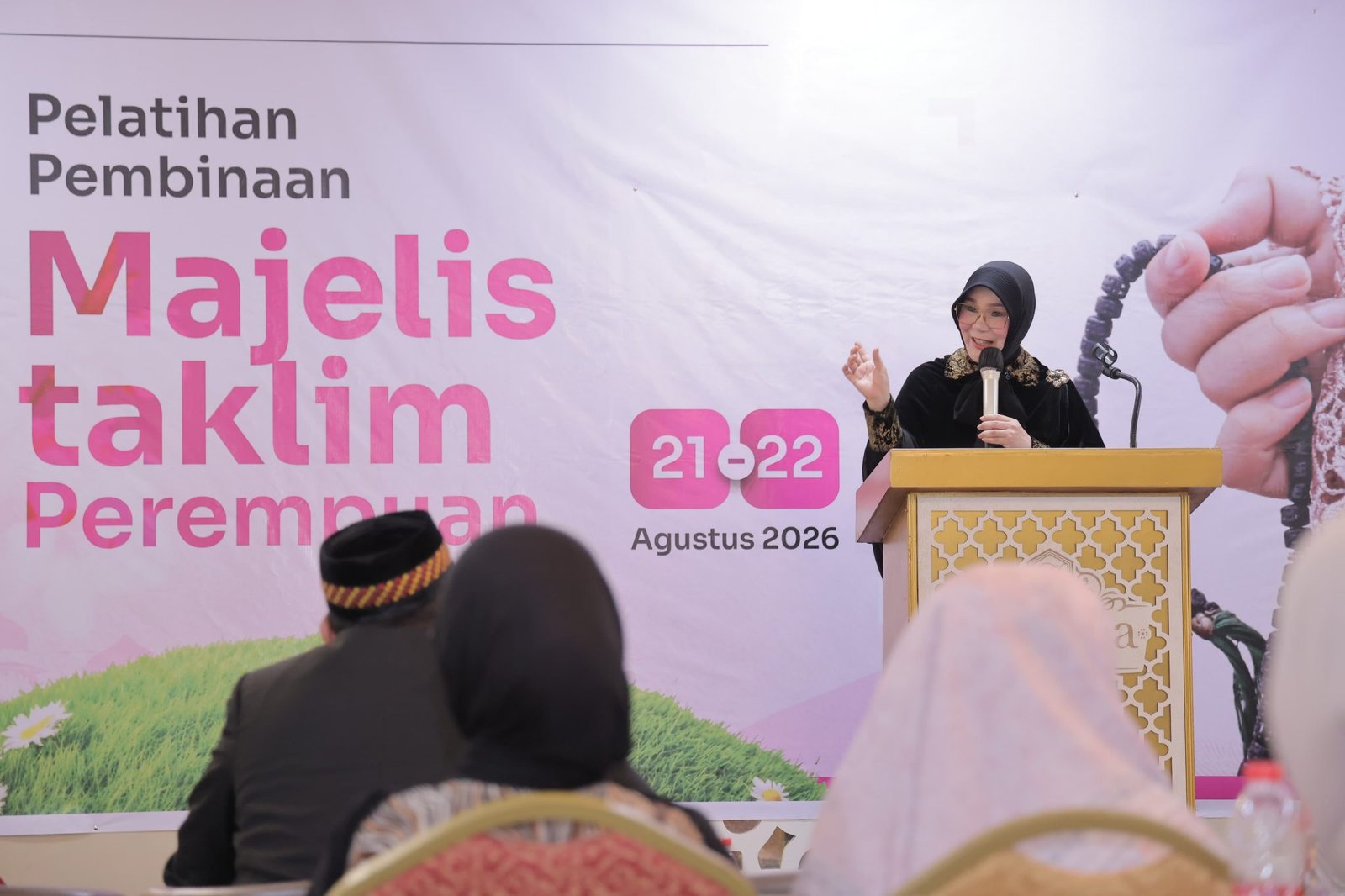 Illiza Buka Pelatihan Majelis Taklim Perempuan