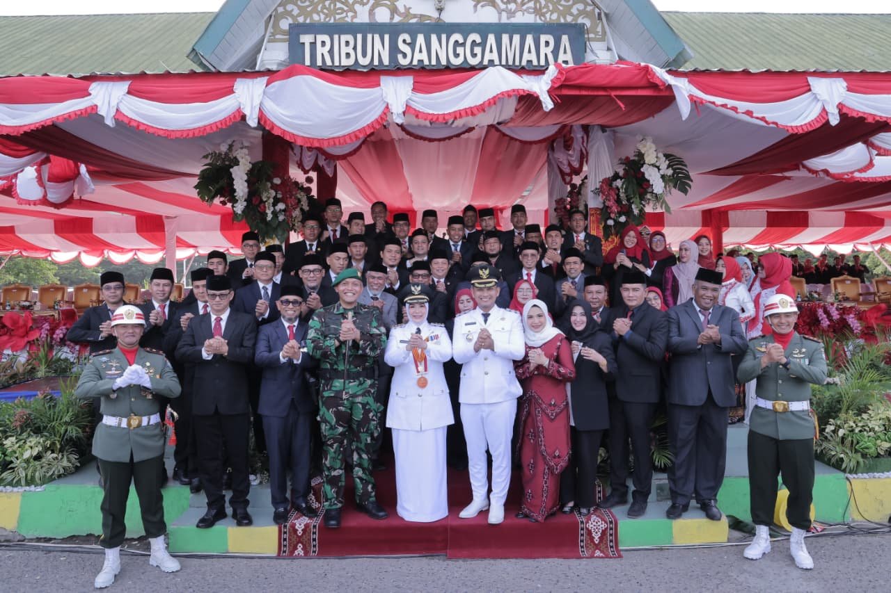 Illiza Pimpin Upacara Penurunan Bendera HUT ke-81 RI di Blang Padang