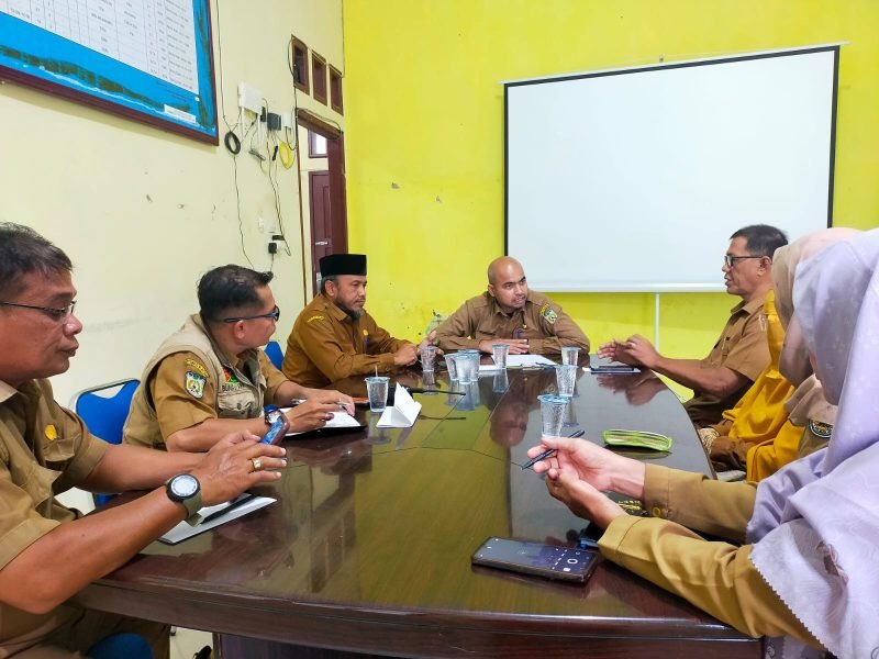 Plt Kadis Pendidikan Dayah Pimpin Rapat Perdana