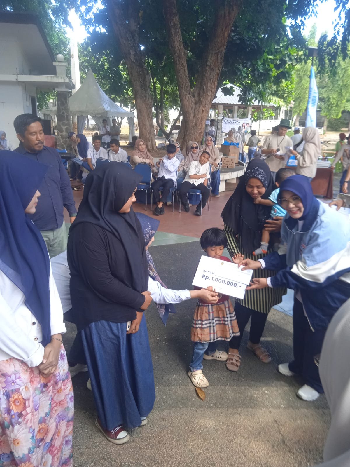Puncak Peringatan HAN, Baitul Mal Serahkan Santunan Kepada Anak Yatim