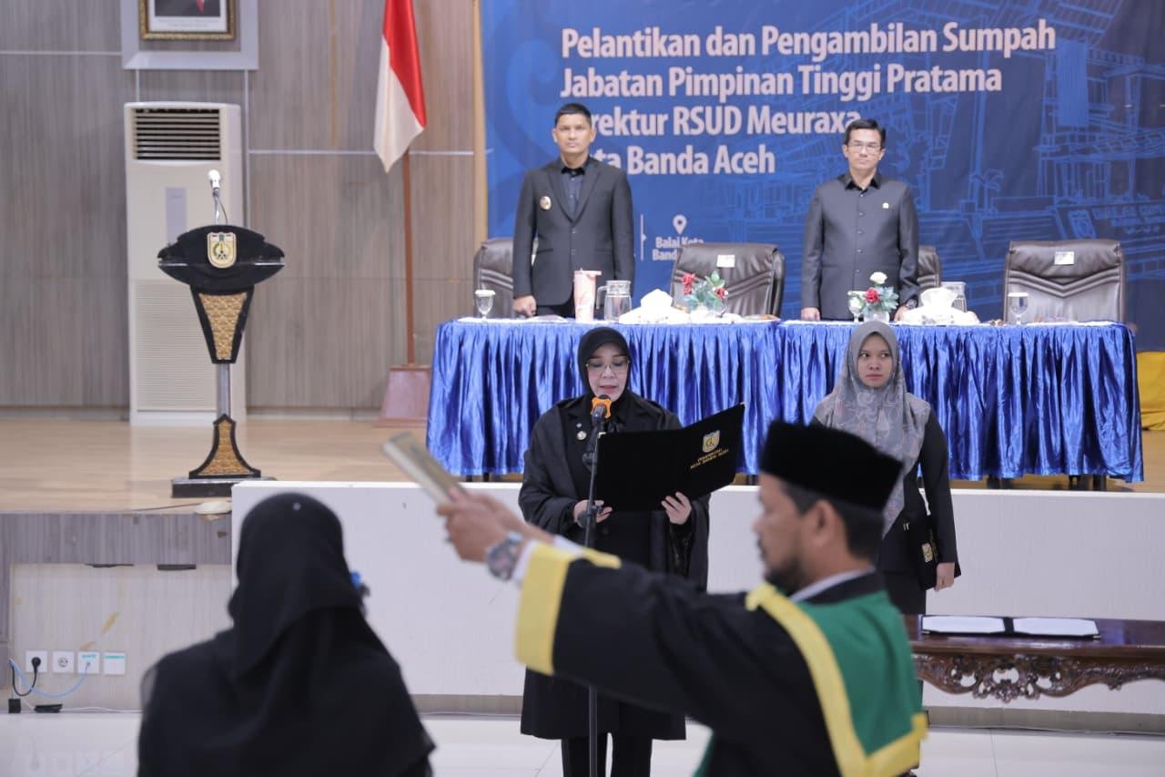 Wali Kota Illiza Lantik dr. Emiralda sebagai Direktur RSUD Meuraxa