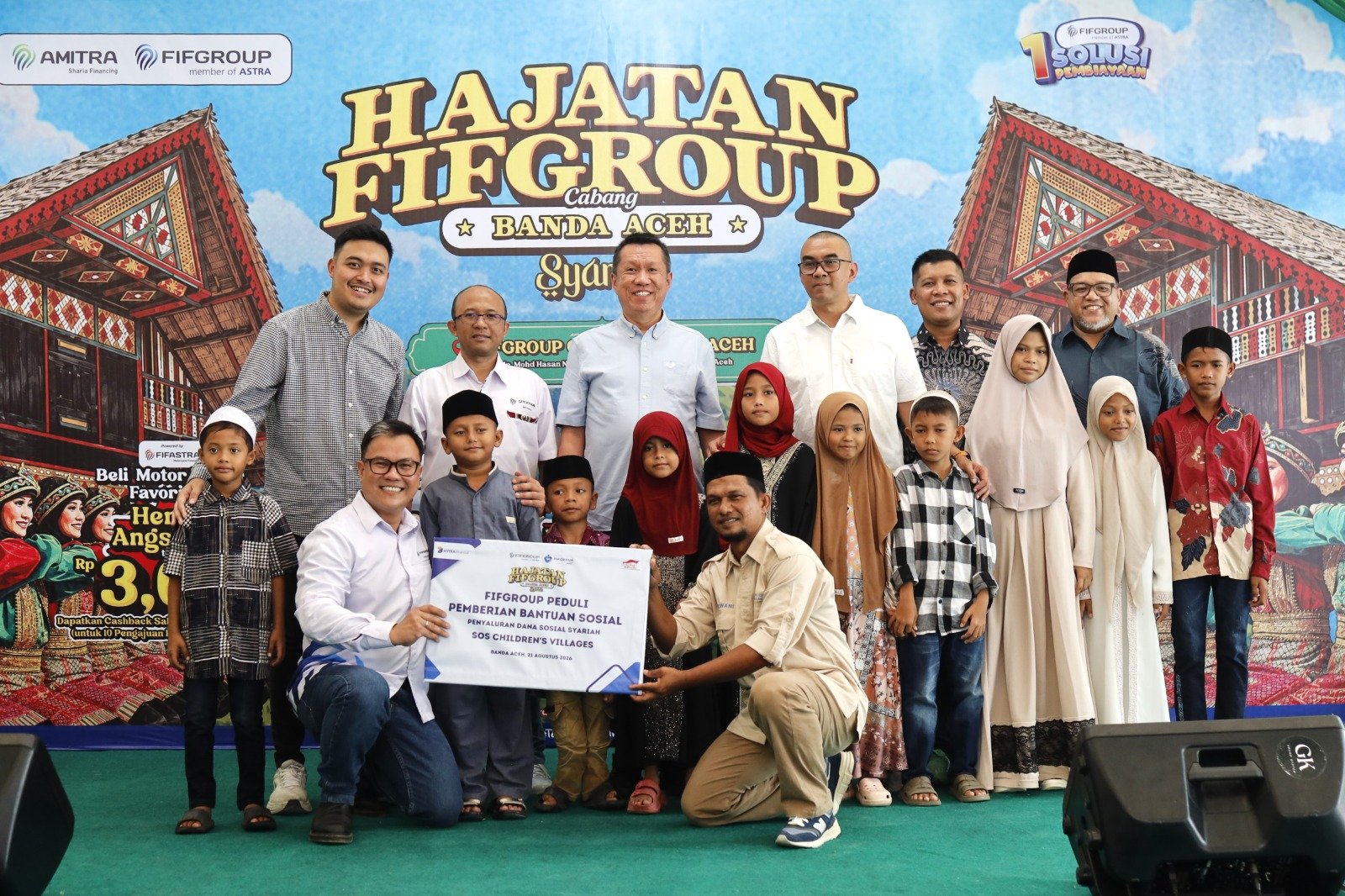 Pelaksanaan pembukaan FIFGROUP Hajatan Cabang Syariah Banda Aceh bersama jajaran, Jumat (21/8/2026).