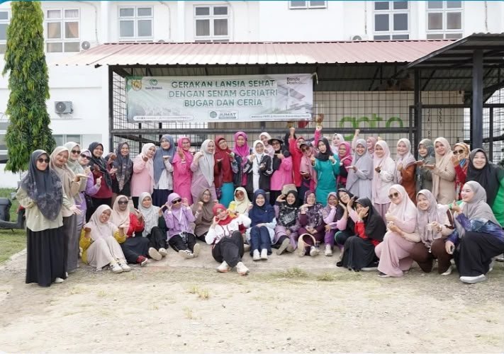 Direktur RSUD Meuraxa Ikut Senam Geriatri, Dorong Lansia Tetap Aktif dan Sehat