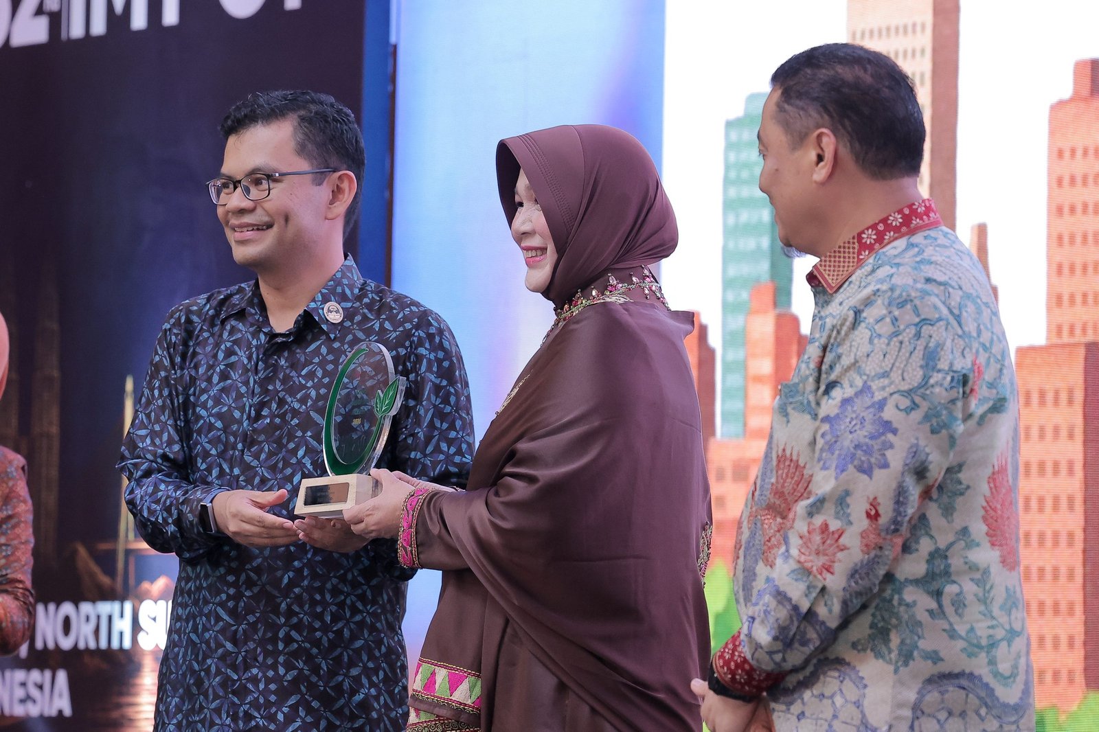 Wali Kota Banda Aceh Terima IMT-GT Green City Award, Raih Silver untuk Pengelolaan Sampah